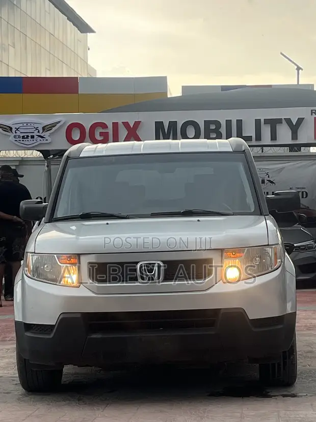 Honda Element 2008 Silver - Wadda Akawo - 1