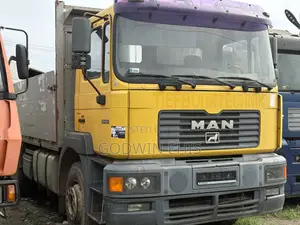 MAN Diesel Truck (10 Tires)