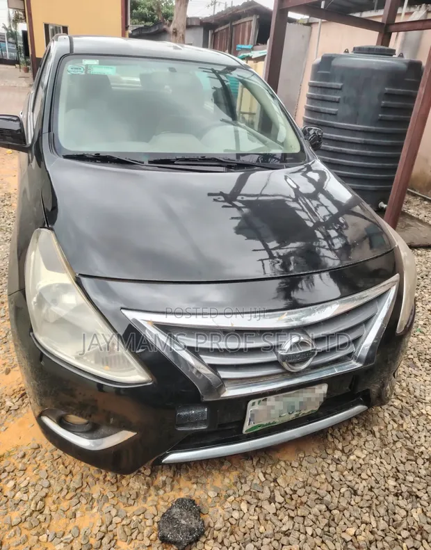 2016 Nissan Almera Black - 1