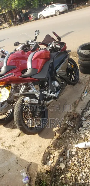 Yamaha YBR125 2018 Red