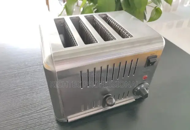 Commercial 4-Slice Stainless Steel Electric Bread Toaster - 1