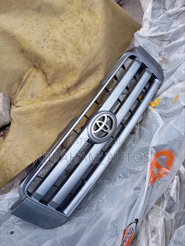 Toyota Highlander 2005 Grille - 1