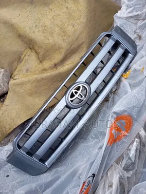 Toyota Highlander 2005 Grille