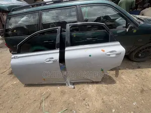 Kofofin Gaba da Baya na Lexus RX 350 (2015)