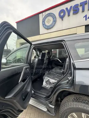 New Mitsubishi Montero Sport 2023 Gray