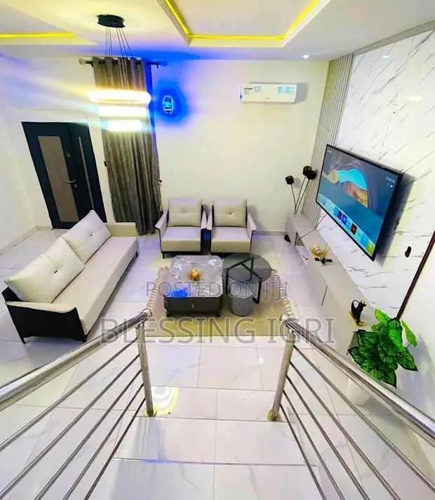 4-Bedroom Duplex Mai Cikakken kayan sawa don haya a Pamp Estate - 1