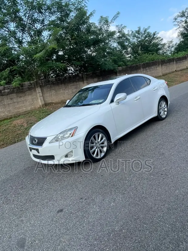 Lexus IS 250 2010 White - 1