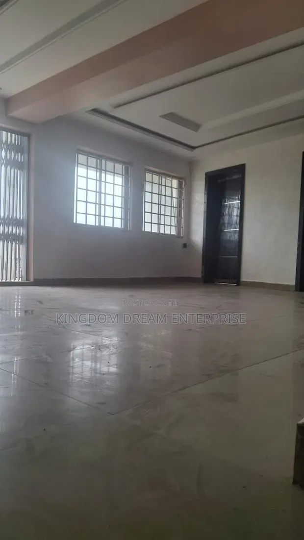 3 Bedroom Apartment don haya a Surulere, Ijeshatedo - 1