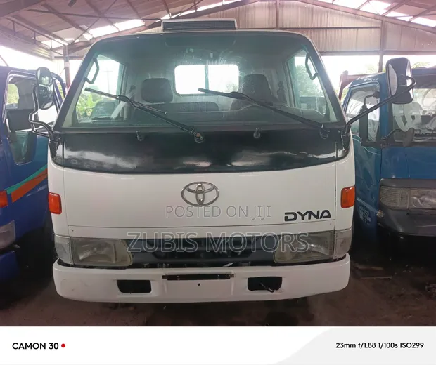 Toyota Dyna 150 Jirgin Mai Na Petrol - 1