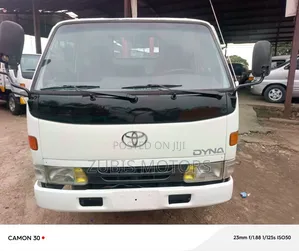 Toyota Dyna 200 Petrol Mini Truck - 2000