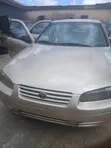 Toyota Camry 2000 Zinariya - 1