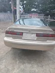 Toyota Camry 2000 Zinariya - 2