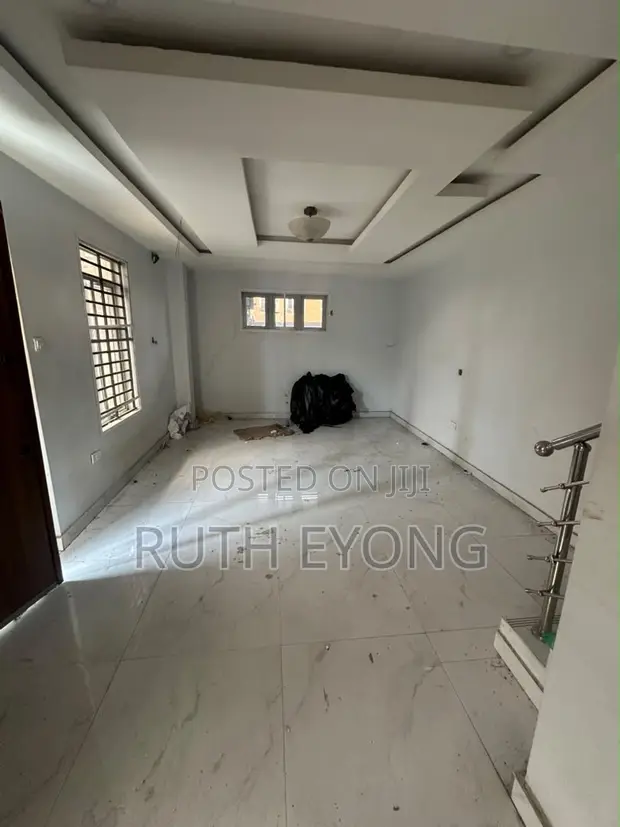 3 Bedroom Terrace Duplex in Ikate Elegushi - 1