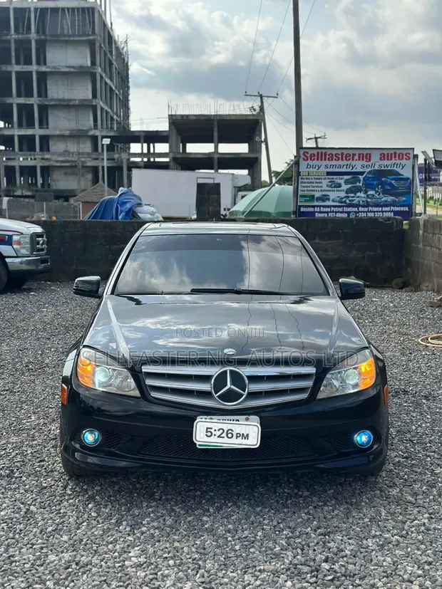 Mercedes-Benz C300 2010 Black - 1
