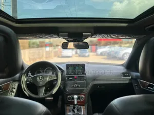 Mercedes-Benz C300 2010 Baki