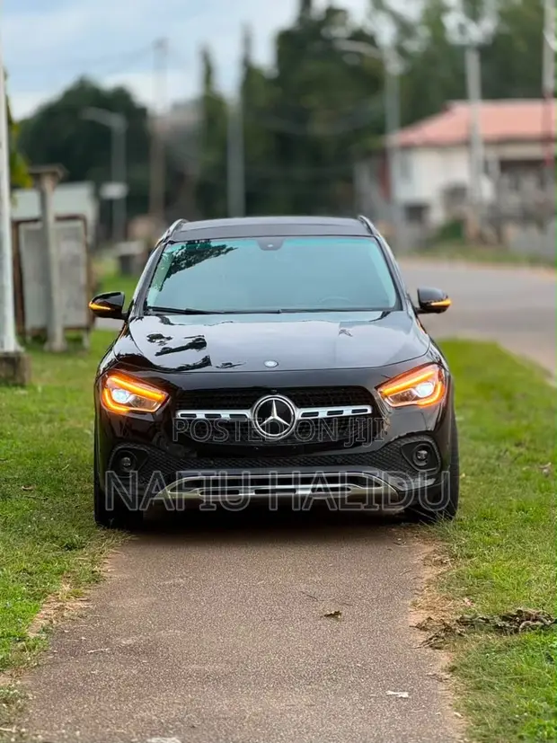 Mercedes-Benz GLA-Class 2021 Black - 1