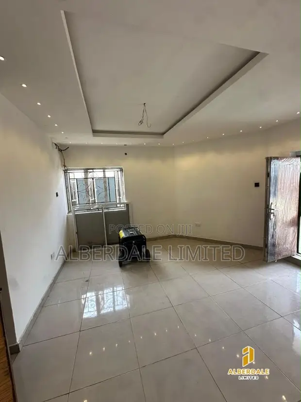 Sabon 2-Bedroom Apartment don Sawa a Ologolo, Lekki - 1