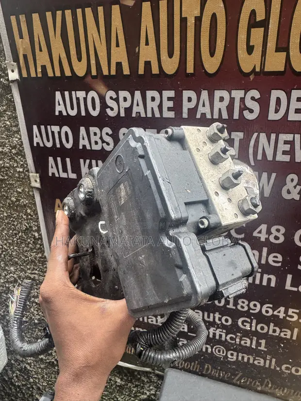 2013 Ford Edge ABS Pump Module - 1