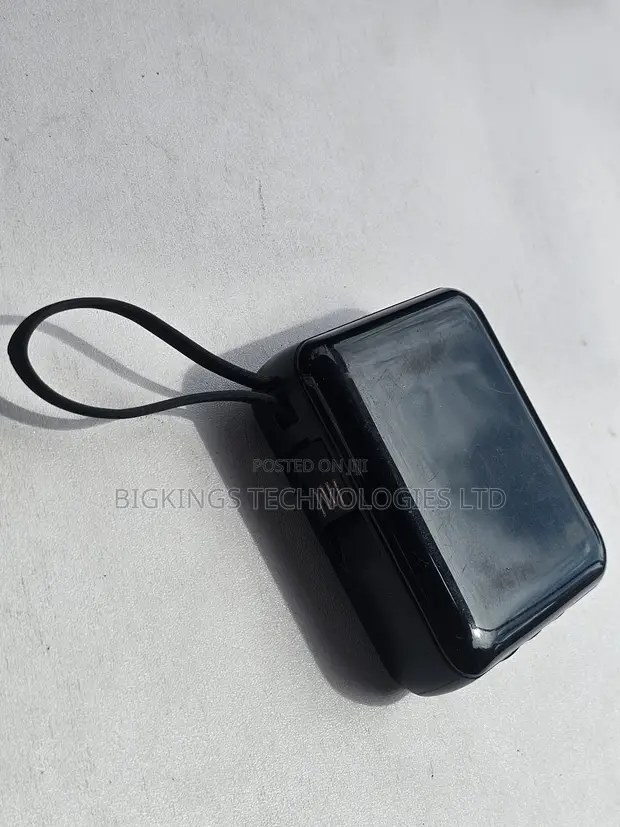 An Yi Amfani Da Power Bank Mai Hannun Kunnawa Da Kunnawa Da Yawa - 1
