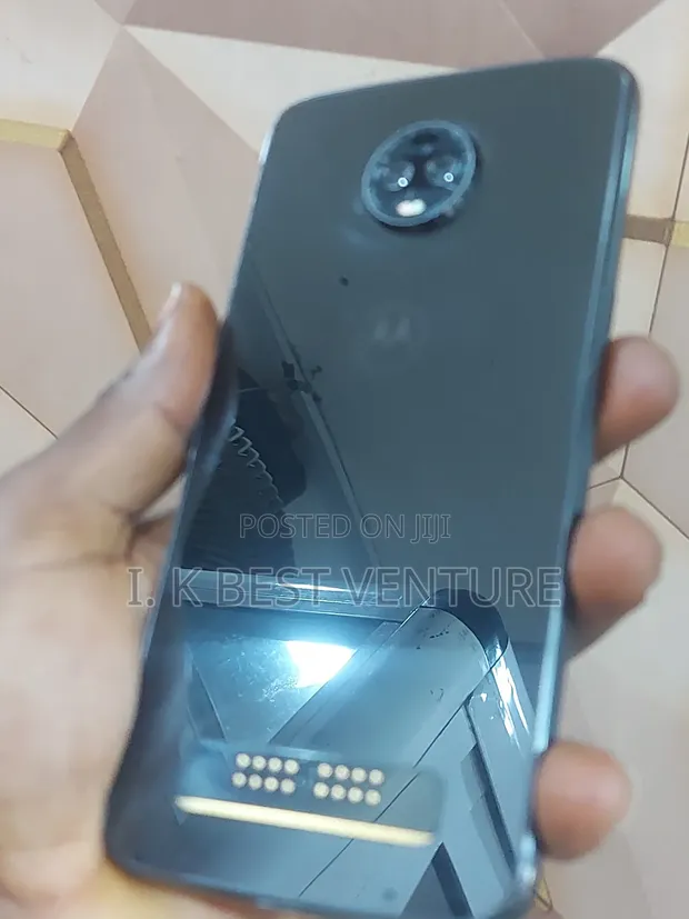 Motorola Moto Z3 64GB Black - 1