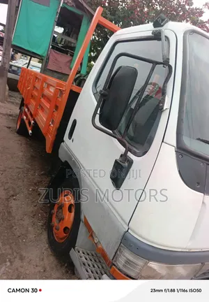 Mitsubishi Canter Pickup Truck - Diesel 4D34 Engine, 6 Tires