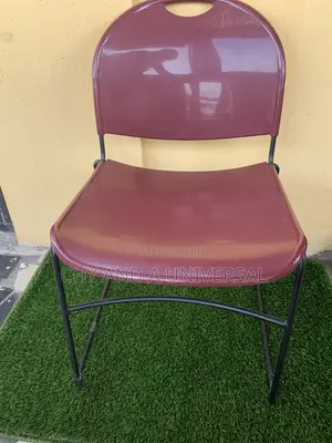 High Quality Plastic Chairs with Iron Footings