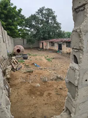2000sqm Ruwan Ruwa Busasshi Ƙasa don Hayar a Amuwo