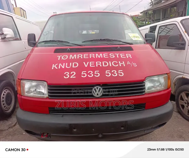 2004 Volkswagen Transporter Red - 1