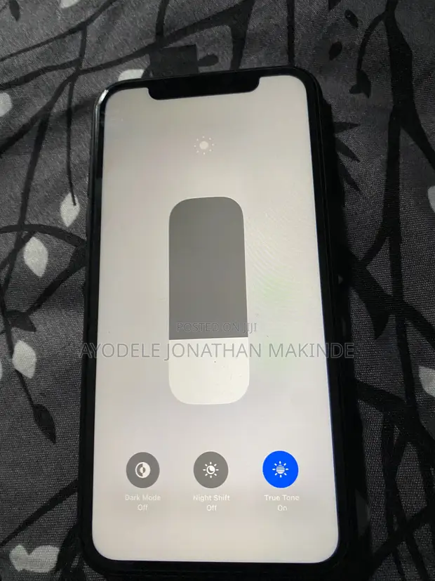 Apple iPhone XR 64GB Baki (An yi amfani da shi a UK) - 1