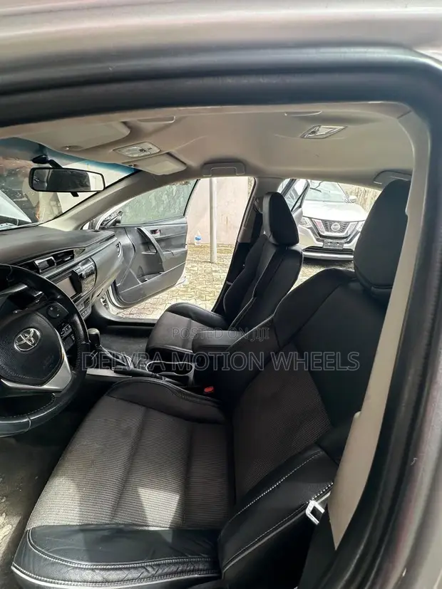 2014 Toyota Corolla S Silver - 1
