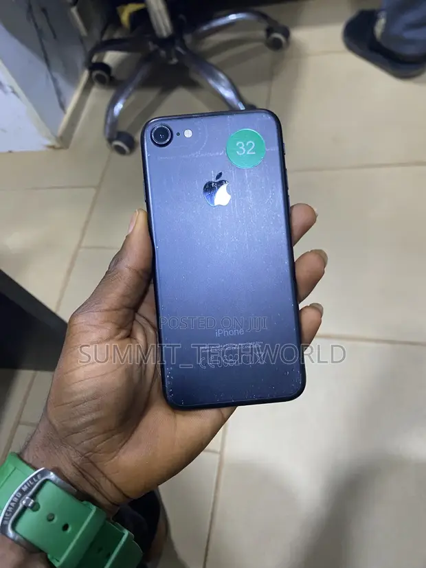 Apple iPhone 7 32GB Baki - 1