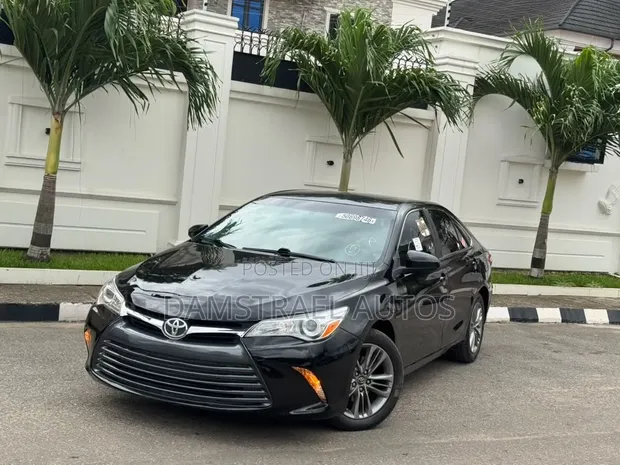 Toyota Camry SE 2017 - 1