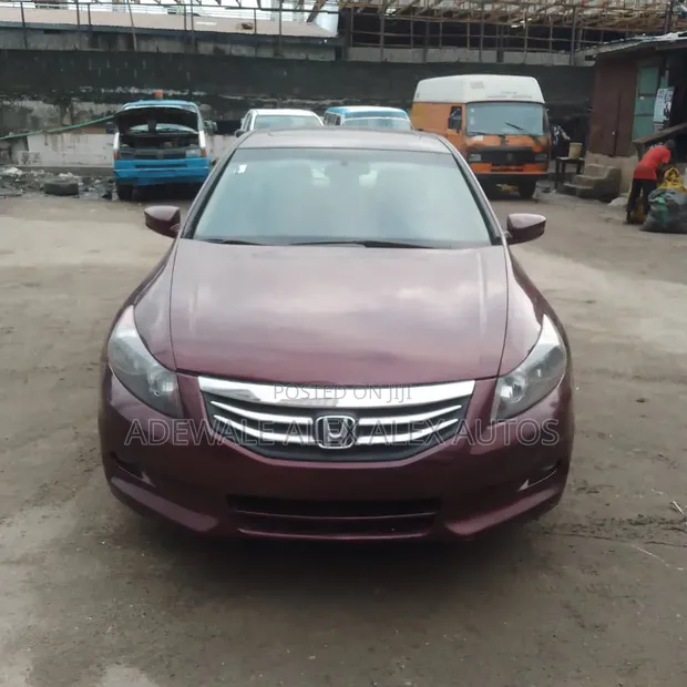 Honda Accord 2010 Burgundy - 1