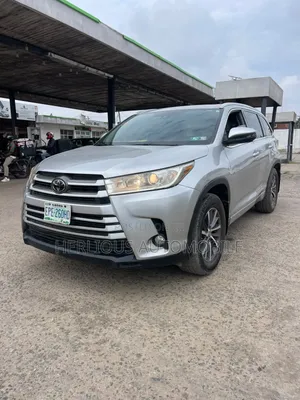 2019 Toyota Highlander XLE Silver