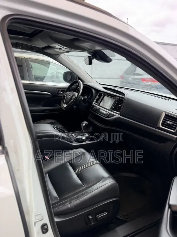 2018 Toyota Highlander SE 4x4 V6 SUV - 1