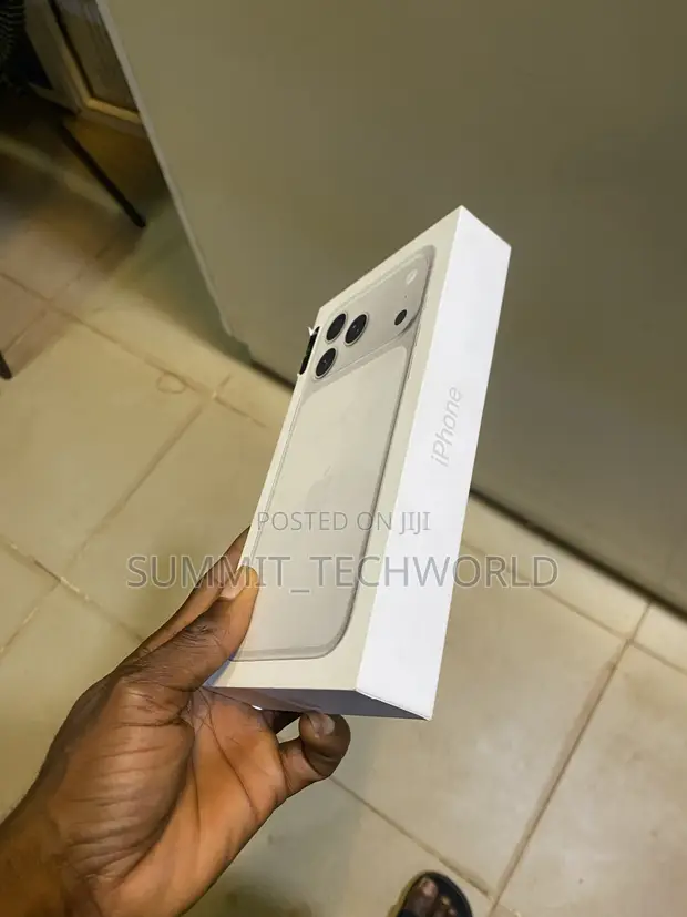 New Apple iPhone 17 Pro Max 256GB Silver - 1
