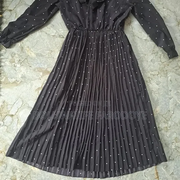 Black Polka Dot Dress - Kasa Da Gwiwa - 1