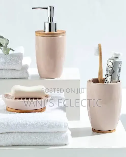 Madame Coco 3-Piece Ceramic Bathroom Accessories Set - 1