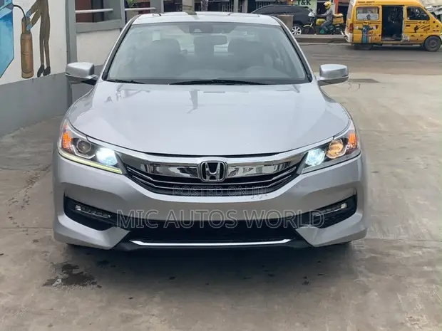 Honda Accord 2014 Silver - 1
