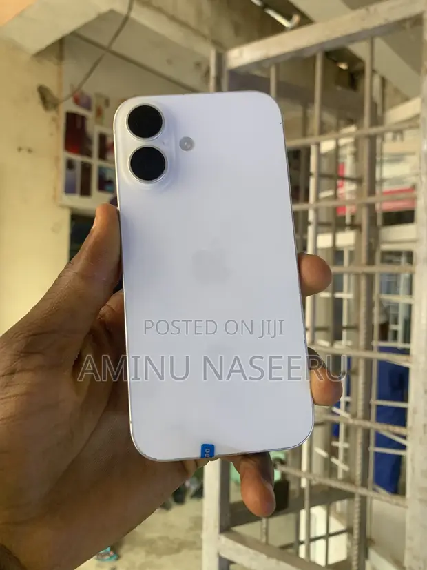 Apple iPhone 16 256GB White (Used) - 1