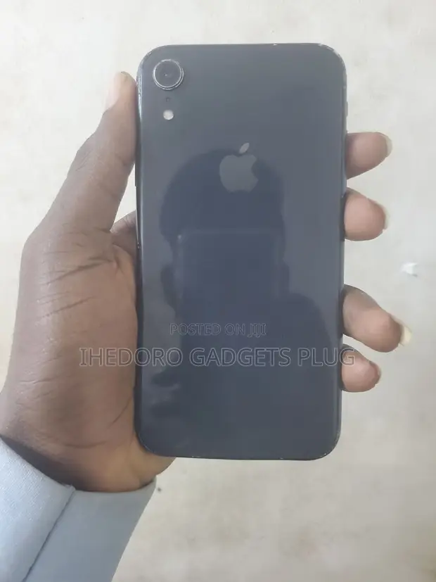 Apple iPhone XR 64GB Black - 1