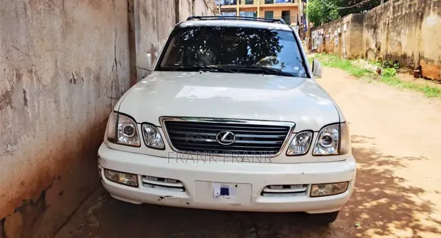 Lexus LX 470 Sport Utility 2004 White - 1
