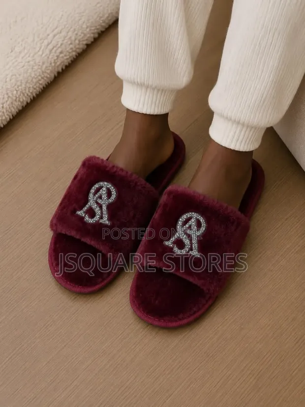 Victoria's Secret Covered Toes Furry Indoor Slides - 1
