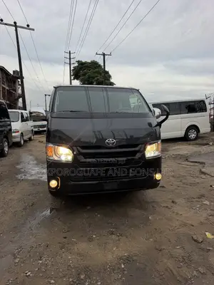 Toyota HiAce 2014 Black Super GL