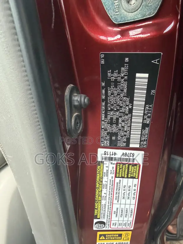 Toyota Sienna 2011 Red - 1