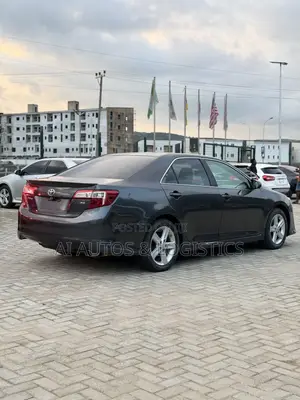 2014 Toyota Camry SE Sport Sedan