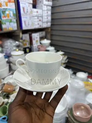 Kofin Shayi Na Farar Gilashi