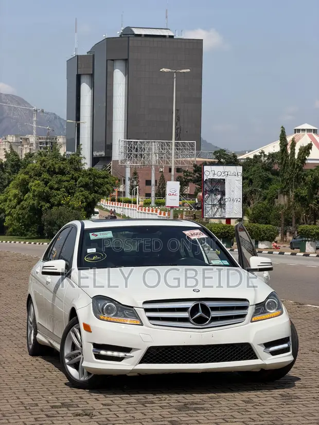 Mercedes-Benz C300 2013 White - 1