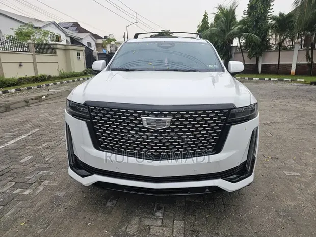Cadillac Escalade 2024 - Fari - 1