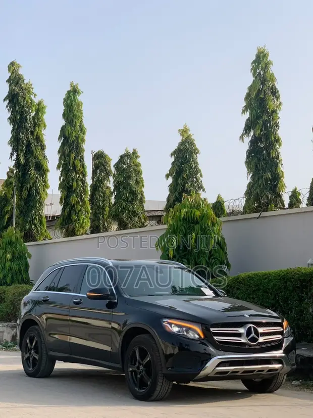 2017 Mercedes-Benz GLC300 Black - 1